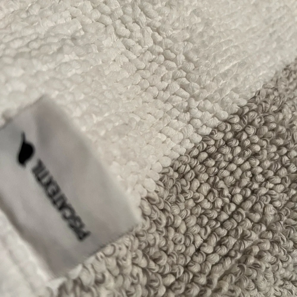 Piscatextil Bath rug Size 24 by 36 inches New